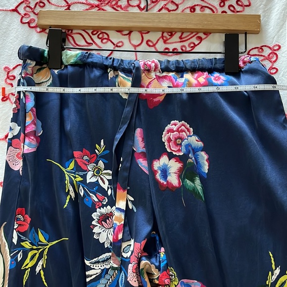 Johnny Was blue floral silk pant, size S - Picture 6 of 7